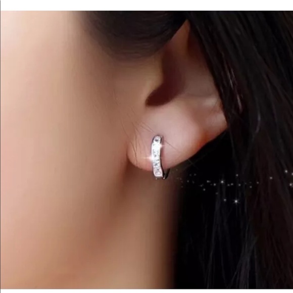 ♡♡New s925 silver white diamond women’s earrings - Picture 3 of 8